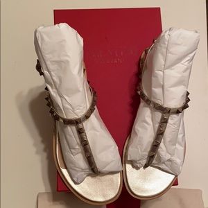 Valentino Rockstud Thong Sandals color “Skin” 37